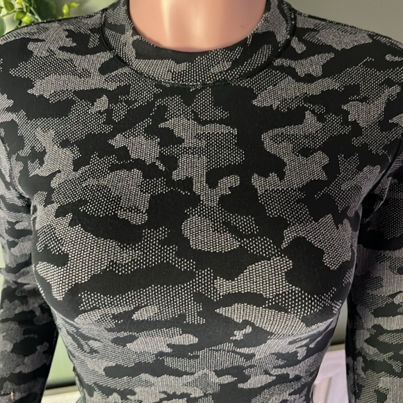 Lululemon - Picture 4 of 10